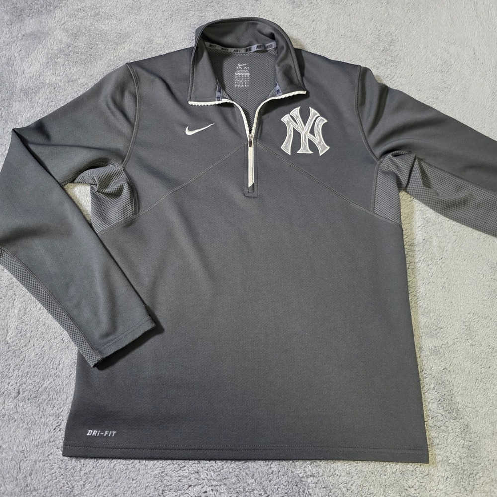 Nike Mens Medium New York Yankees‎ Quarter Zip Pullover Gray Dri-FIT 26754X-YN5